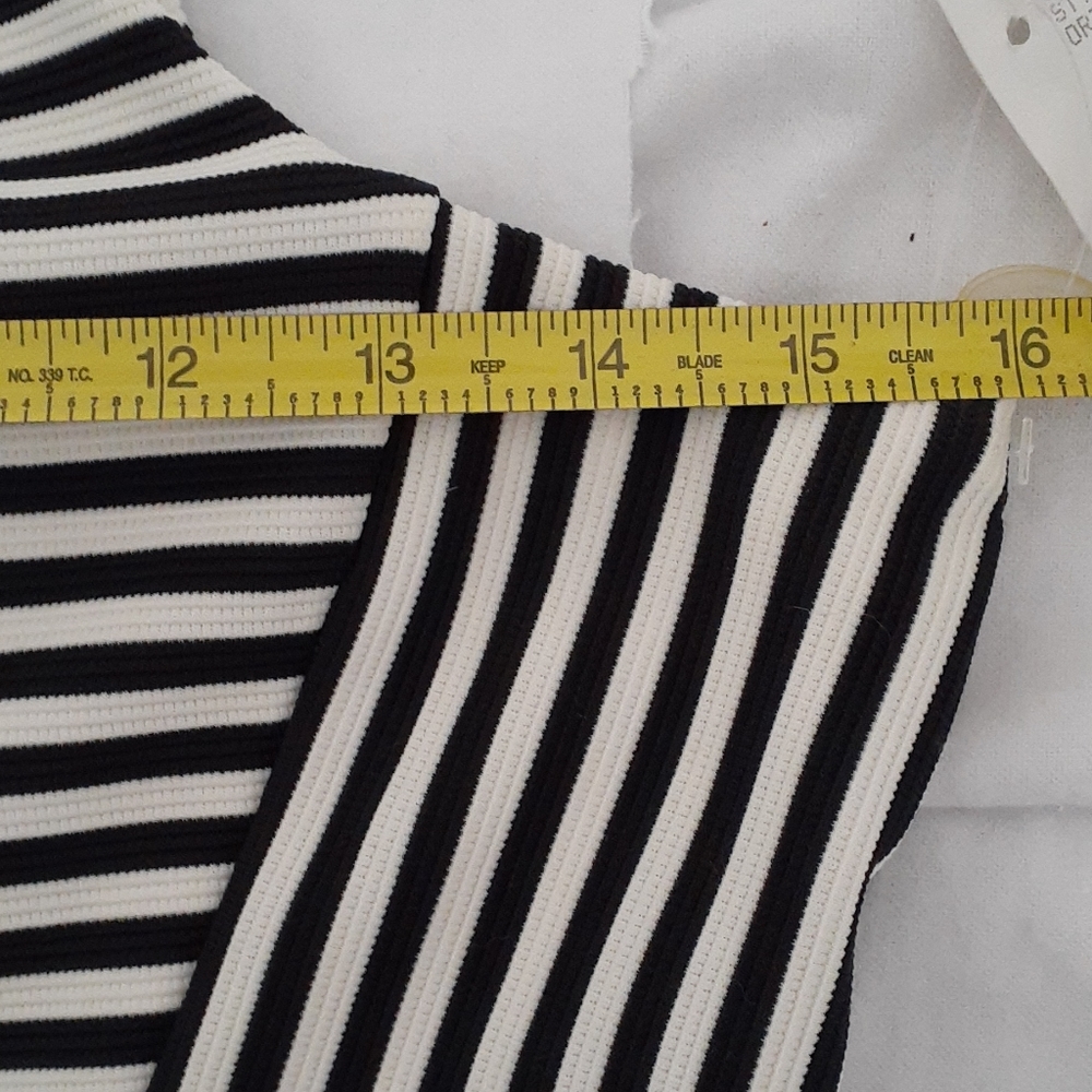 Trixxi Bodycon dress - Picture 8 of 8